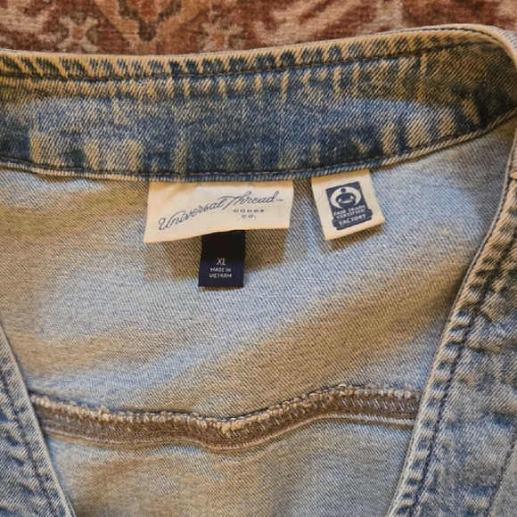 Universal Thread Denim Vest - Picture 2 of 3